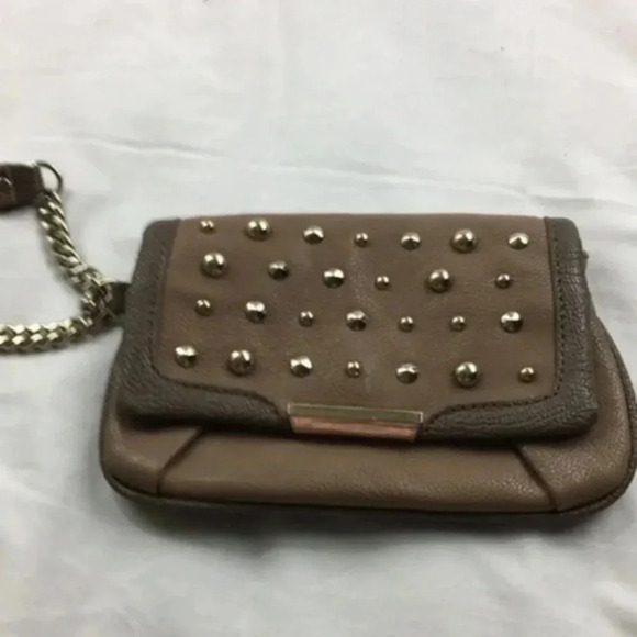 un brand ladies purseSize small
